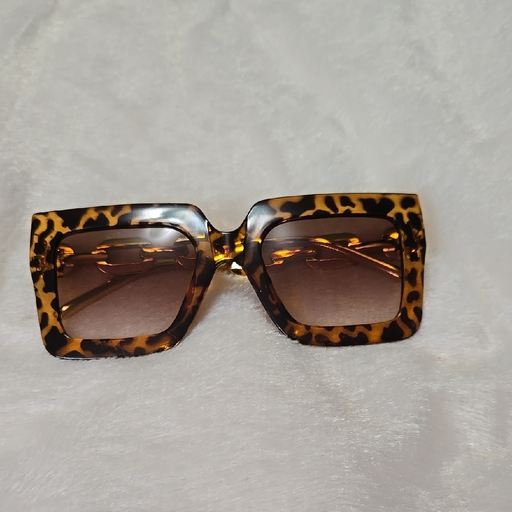Leopard Print Sunglasses